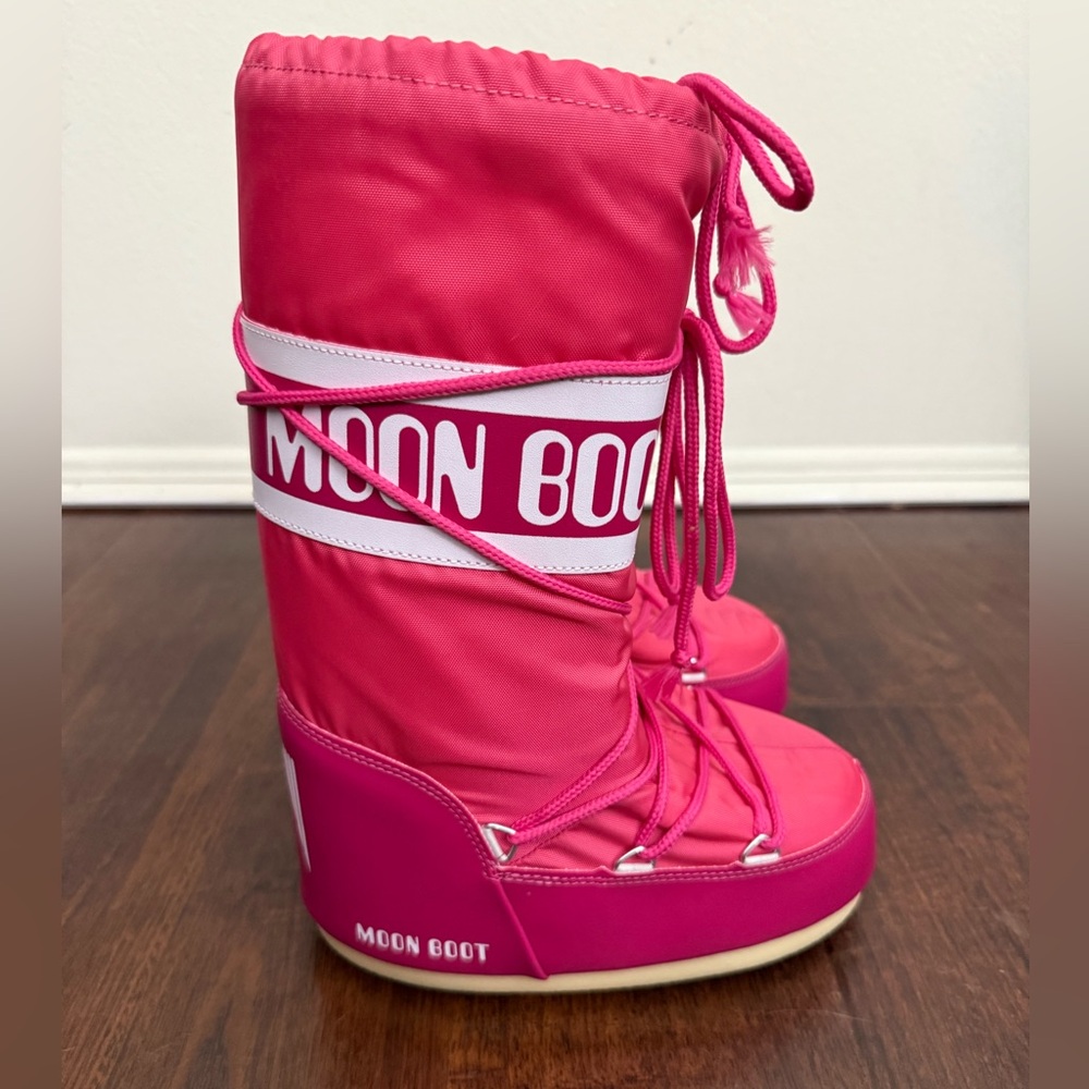 NWT Moon Boot Icon Nylon Boots in Bougainvillea/ Hot Pink Size 7 - Picture 9 of 17